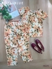 Ngố tay con mango xinh, lá cam nâu