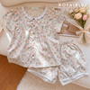 Đùi cổ ren nút gỗ chất cotton mềm, kem hoa