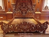 giường ngủ hoàng gia