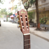 dan-cu-guitar-classic-hong-dao-kem-eq-lc5-am-thanh-am-ap-gia-thanh-ly-tot