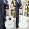 dan-ukulele-concert-daisy-jeni-thiet-ke-cao-cap-am-thanh-vuot-troi-ukulele-daisy