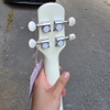 dan-ukulele-concert-daisy-jeni-thiet-ke-cao-cap-am-thanh-vuot-troi-ukulele-daisy