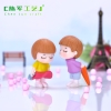 CD020_Cặp đôi cầm ô