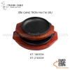 Đĩa nướng gang tròn 2 tai sâu lòng đi kèm đế gỗ cách nhiệt màu đỏ phong cách ấn tượng