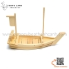 Thuyền gỗ bày gỏi cá