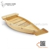 Thuyền gỗ bày gỏi cá
