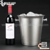 Xô ngâm rượu vang inox miệng loe, thân trơn, có hai núm cầm hai bên với hai màu sắc khác nhau