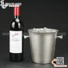 Xô ngâm rượu vang inox miệng loe, thân trơn, có hai núm cầm hai bên với hai màu sắc khác nhau