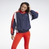 ao-khoac-reebok-chinh-hang-training-essentials-woven-linear-logo-xanh-japansport