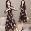 Mã B790: Váy hoa nữ mùa hè mới cổ chữ v gợn sóng khí chất