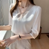 Mã B066: áo sơ mi nữ voan lụa ngắn tay lửng cổ chữ V sang trọng
