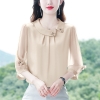 Mã L148: Áo sơ mi lụa nữ tay lửng cổ sen thiết kế trung niên
