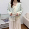 Mã K696: Áo khoác len hình thoi dáng suông nhẹ nhàng