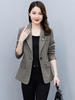 Mã K519: Áo blazer kẻ sọc nữ trung niên áo khoác nữ cao cấp