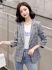 Mã D358: áo khoác vest nữ kẻ sọc