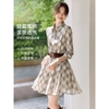 Mã M169: Đầm sơ mi kẻ caro nhẹ nhàng Mo Han Yi Mei, mẫu mới Xuân/Hè