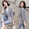 Mã D358: áo khoác vest nữ kẻ sọc