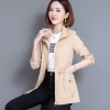 Mã D458: áo khoác gió nữ trung niên xuân thu