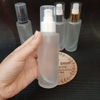 Chai thủy tinh mờ vai vuông 100ml đầu xịt giọt