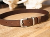 Thắt lưng khóa bạc cổ dây da bò nâu sáp nguyên miếng, đỉa cài kim loại phong cách Retro Manuk Leather | Chất liệu khóa Đồng xử lý chuyển bạc