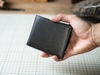 Ví da bò vân Arlan 9 x 11.5cm hiện đại nhỏ gọn, có ngăn kéo, ví da bò Manuk Leather