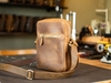 Túi đeo chéo da bò đựng ipad 11in, dòng túi messenger da thật đựng ipad Manuk Leather