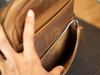 Túi đeo chéo da bò đựng ipad 11in, dòng túi messenger da thật đựng ipad Manuk Leather