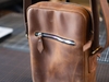 Túi đeo chéo da bò đựng ipad 11in, dòng túi messenger da thật đựng ipad Manuk Leather