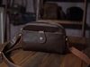 Túi đeo chéo nam vintage DOC BAG Manuk Leather phối nút hoa văn cổ điển