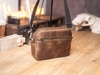 Túi đeo chéo nam da bò sáp đơn giản. Túi da nam Messenger basic Manuk Leather 7in crazy horse leather