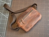 Túi đeo chéo nam da bò sáp đơn giản may quai. Túi da nam Messenger basic Manuk Leather 7in crazy horse leather