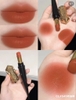 Son môi Christian Louboutin Stiletto lumi matte (hình bút nhọn vỏ đen)