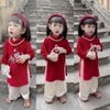 Bộ áo dài nhung thêu kèm vòng