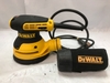 Máy chà nhám Dewalt DWE6423