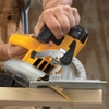 Máy cưa đĩa dùng pin 20V Max DEWALT DCS391M2