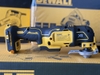 Máy cắt cầm tay 20V Dewalt DCS356P2