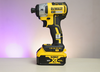 Máy vặn vít dùng pin 20V Max Dewalt DCF887M2
