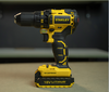 Máy khoan vặn vít 18V/20V Max Stanley SBD201D2K