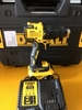 Máy khoan dùng pin 20V Max Dewalt DCD709M1