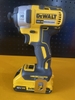 Máy vặn vít dùng pin 20V Max Dewalt DCF887D2