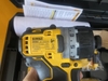 Máy khoan vặn vít dùng pin Dewalt DCF601D2