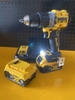 Máy khoan dùng pin 20V Max Dewalt DCD805P2