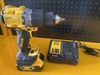 Máy khoan dùng pin 20V Max Dewalt DCD805P1