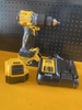 Máy khoan dùng pin 20V Max Dewalt DCD805M2