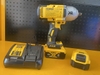 Máy vặn bulon dùng pin Dewalt DCF899HM2