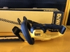 Máy cắt tỉa hàng rào dùng pin 18V Dewalt DCMHT563N
