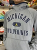 ao-hoodie-thu-dong-jordan-brand-michigan-wolverines-gray-basketball-grey-ahd-023