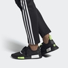 giay-sneaker-nam-addias-nmd-r1-ef4268-core-black-signal-green-hang-chinh-hang