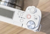 used-may-anh-sony-zv-e10-lens-16-50mm-f3-5-5-6-trang