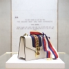 KG-Túi Gucci Sylvie màu trắng khóa vàng small